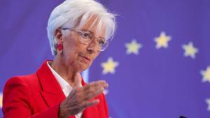 El BCE abaixa els tipus al 2% i avança que el final de les retallades és a prop