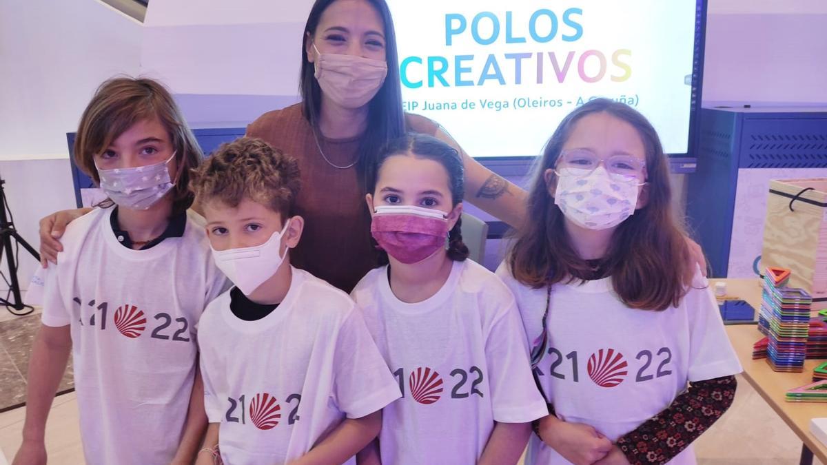 Representantes del colegio Juana de Vega de Oleiros en Polos Creativos.