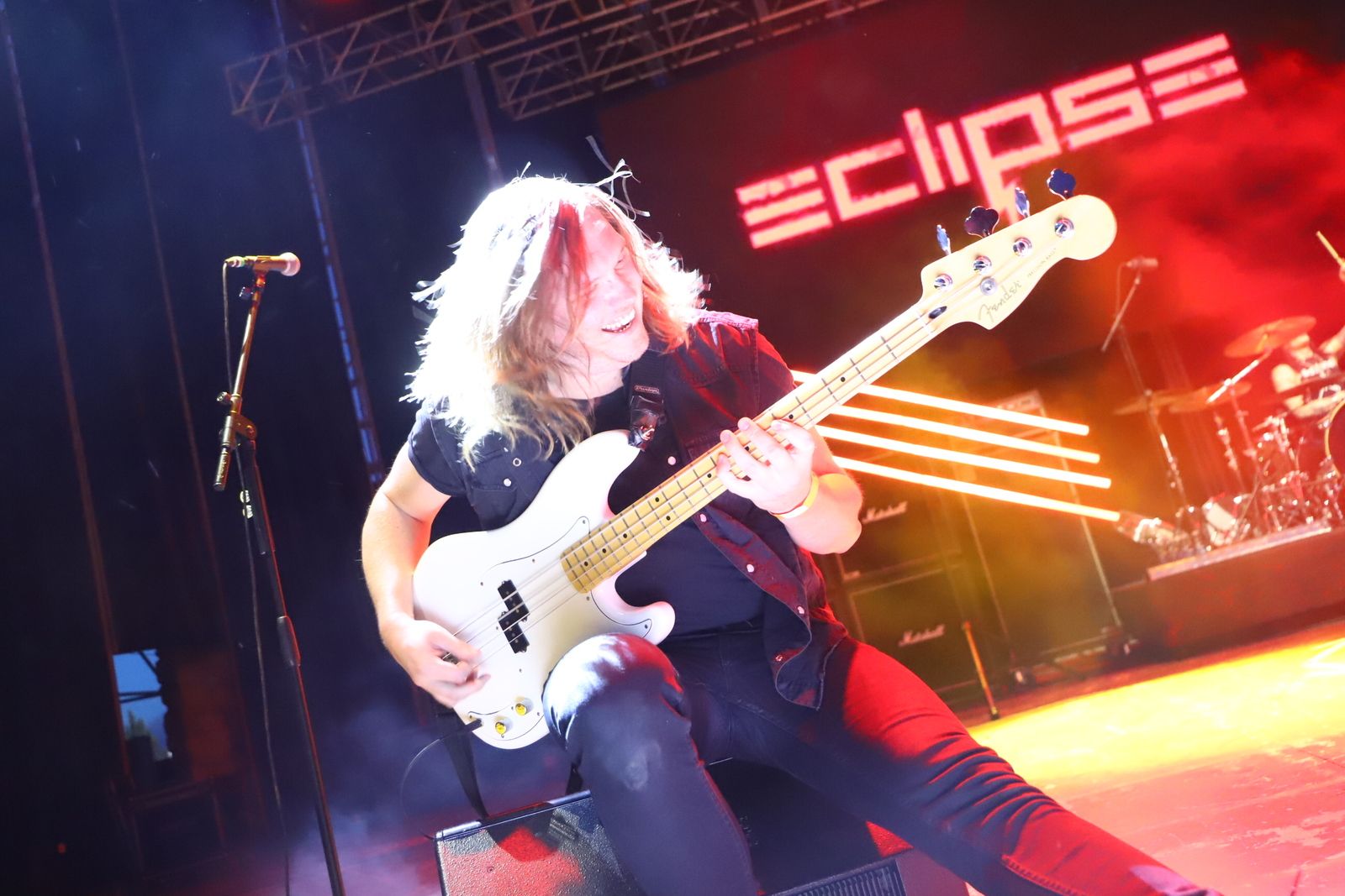 Eclipse y Doro Band clausuran el Festival de la Guitarra 2024