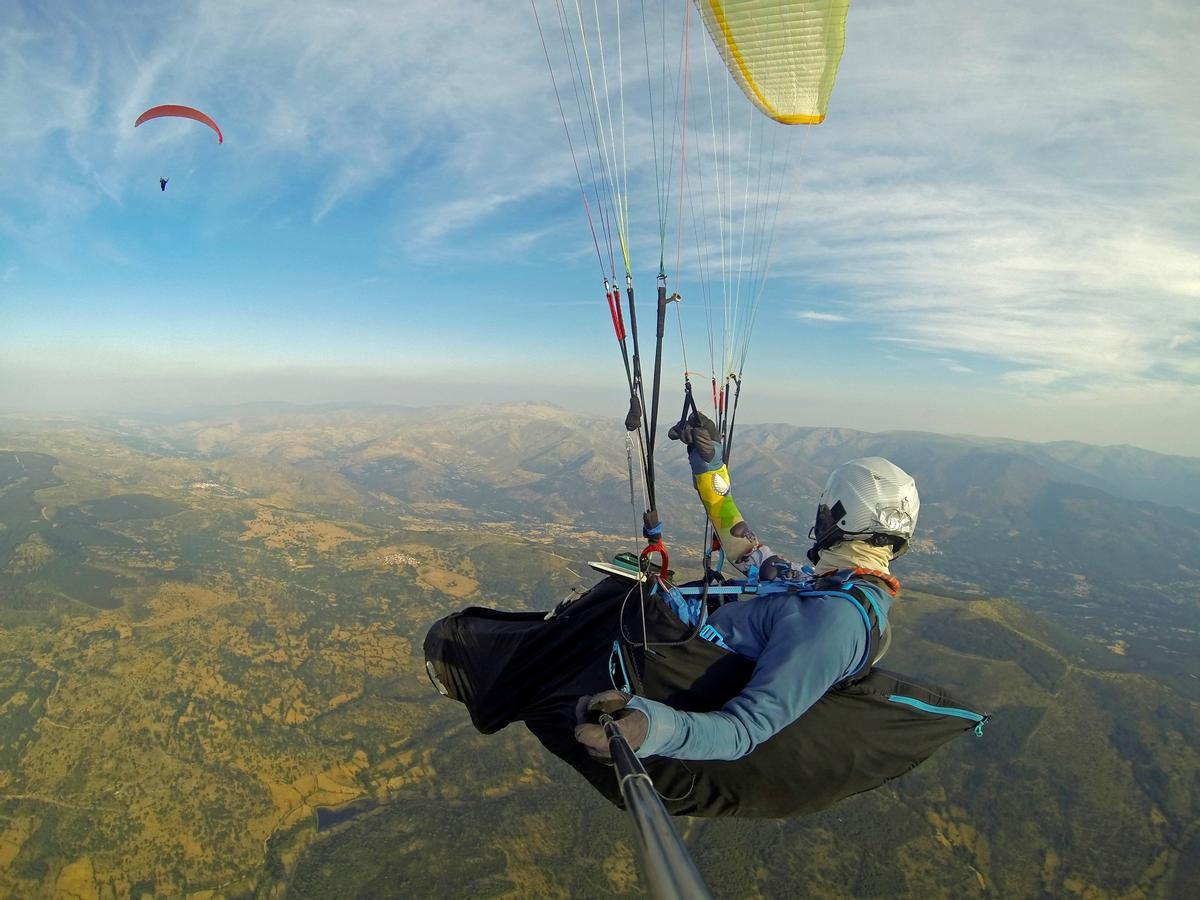 Vuelo de parapente y ala delta en Ávila.
