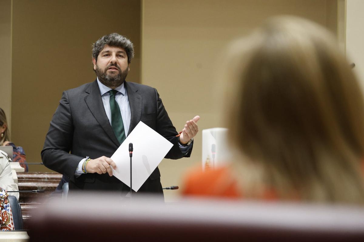 El presidente regional, Fernando López Miras, en la sesión de control en la Asamblea, este jueves.