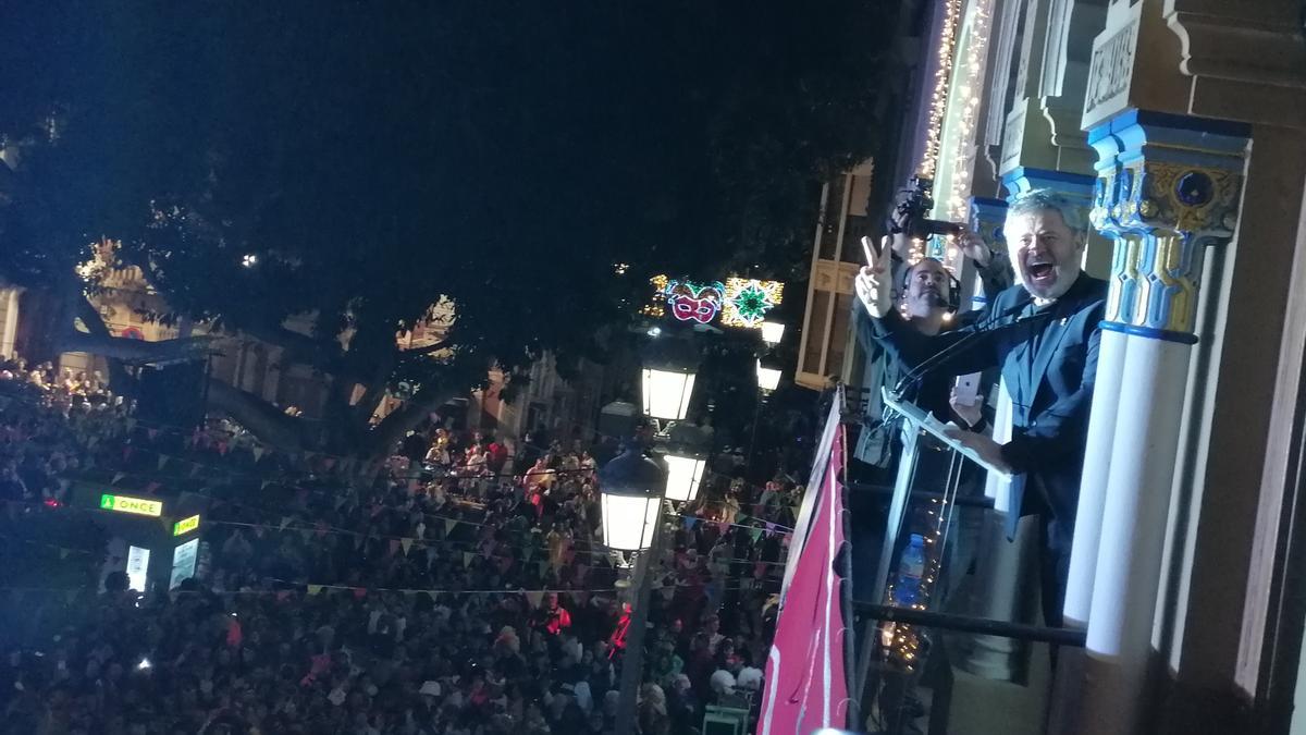 Miki Nadal fue el encargado de dar el pregón del Carnaval de Águilas este año.