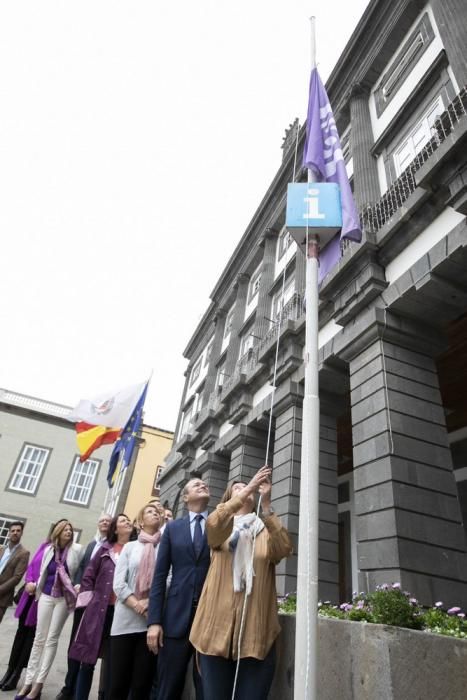 Izado de bandera feminista y Feria de la Igualdad