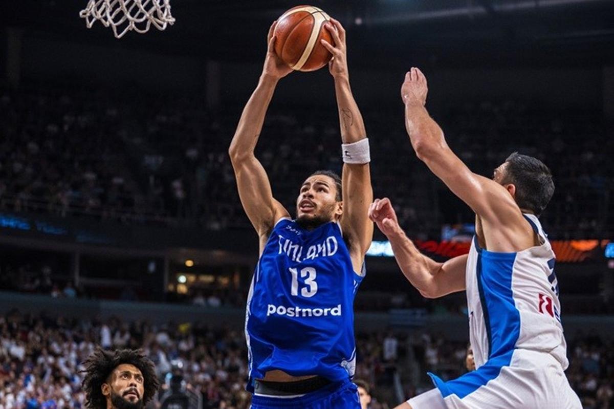 Nkamhoua ha sido internacional por Finlandia en todas las categorías