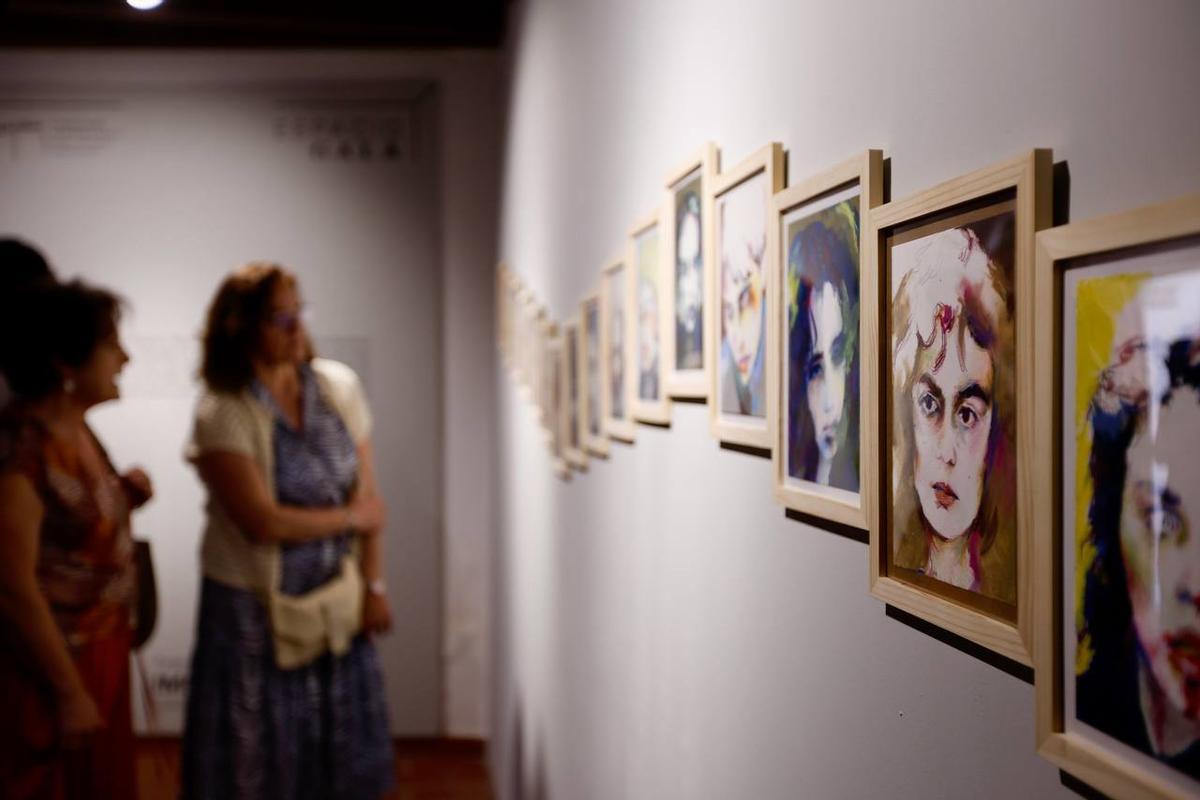 Inauguración de la exposición de los trabajos de arte plástico de la 23 Promoción de la Fundación Gala.