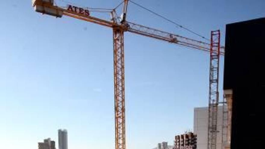 Obras en hoteles de Benidorm, en una imagen de 2012.