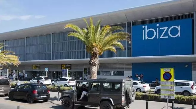 Un banco brasileño sortea un viaje a Ibiza con un futbolista de leyenda: "Sé que no ves la hora de ir a la isla"