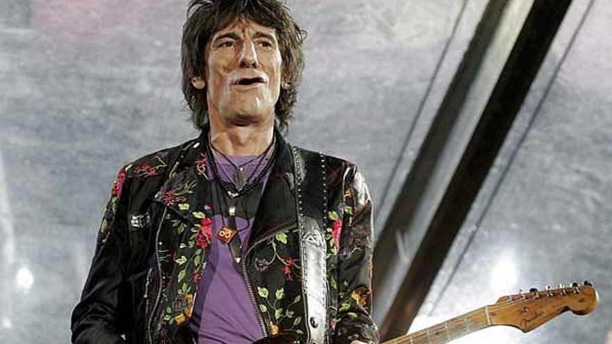 Ron Wood durante una de sus actuaciones