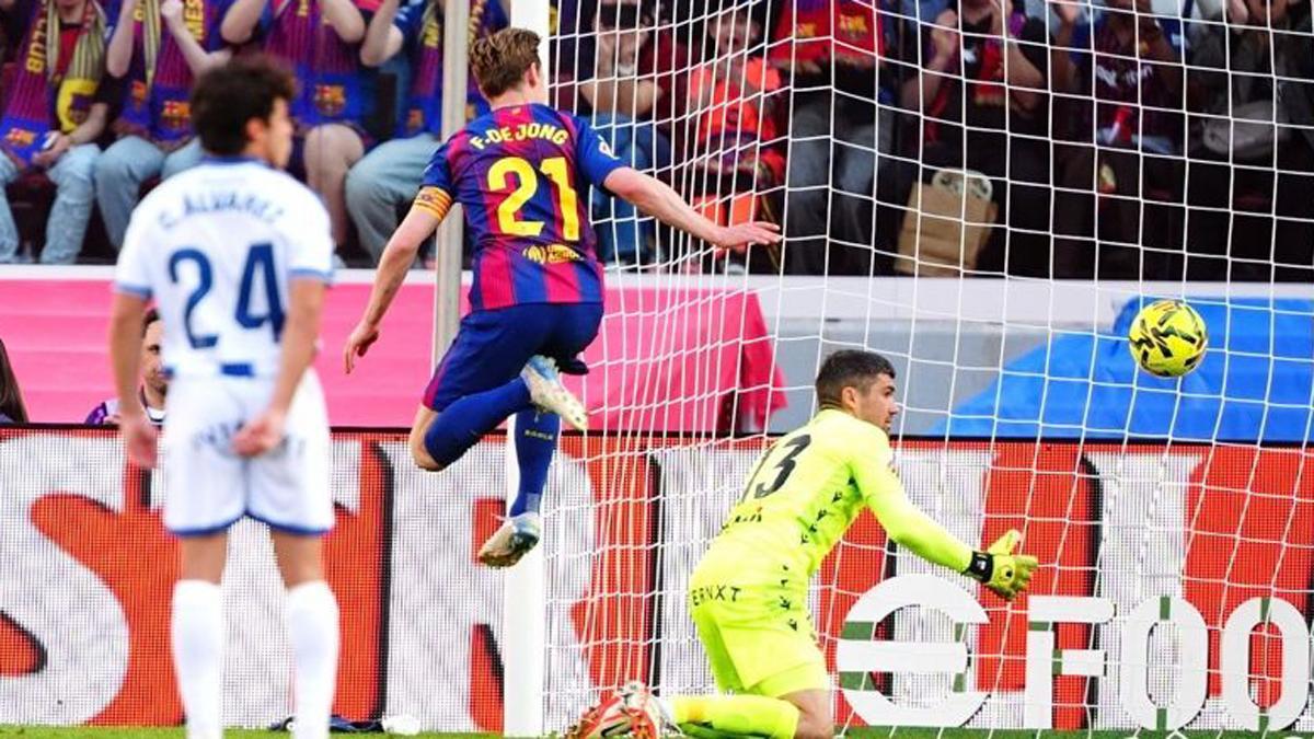 De Jong, marcando ante Ryan