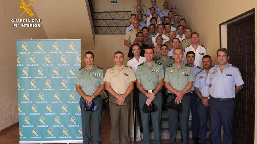 Militares del curso de Estado Mayor visitan la Comandancia de Córdoba