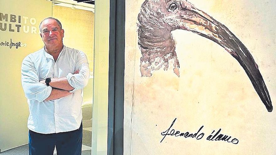 Fernando Álamo, premio Canarias de las Bellas Artes, muestra la enciclopedia aviar de sus diarios de viaje
