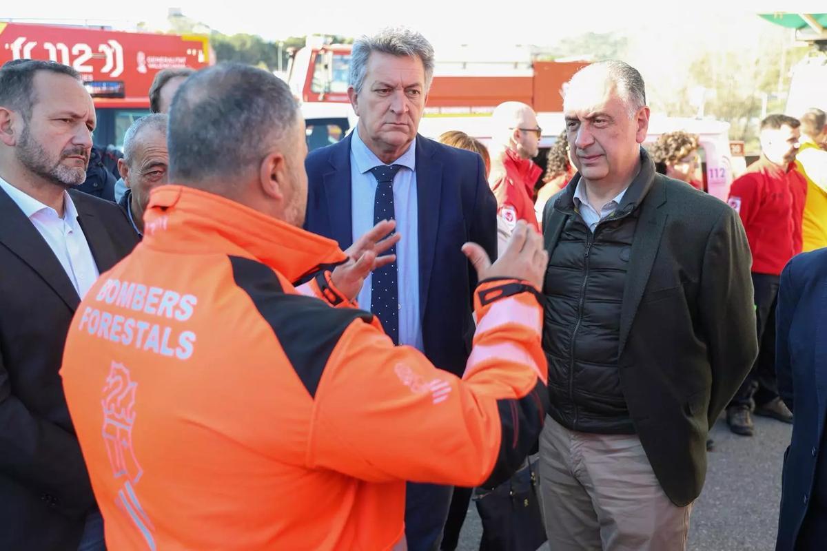 El conseller de Medio Ambiente, Vicente Martínez Mus, y el conseller de Emergencias, Juan Carlos Valderrama