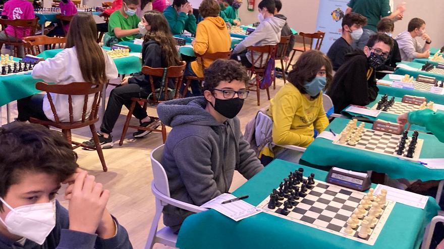 Quatre equips i dinou jugadors de l&#039;Escacs Figueres al Campionat de Catalunya