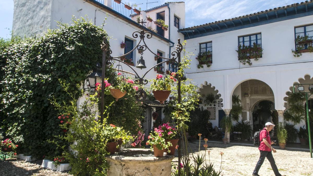 Suspendida la actuación prevista hoy en el patio de la Casa de las Campanas.