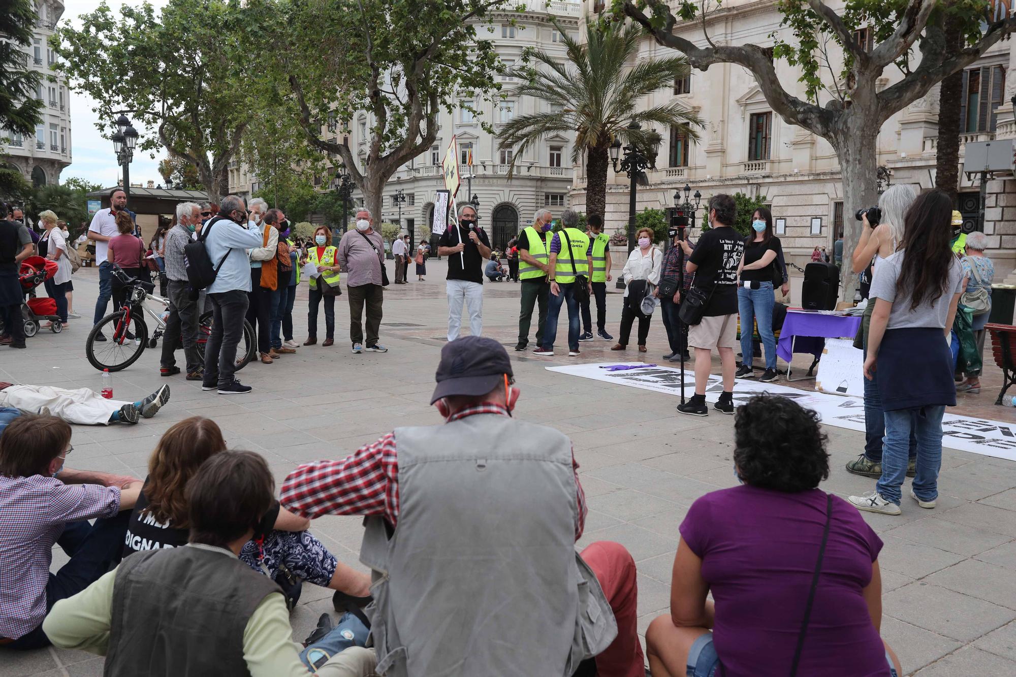 Protesta en València contra el "desmantelamiento" de los SPES y reclama "diálogo" a Educación