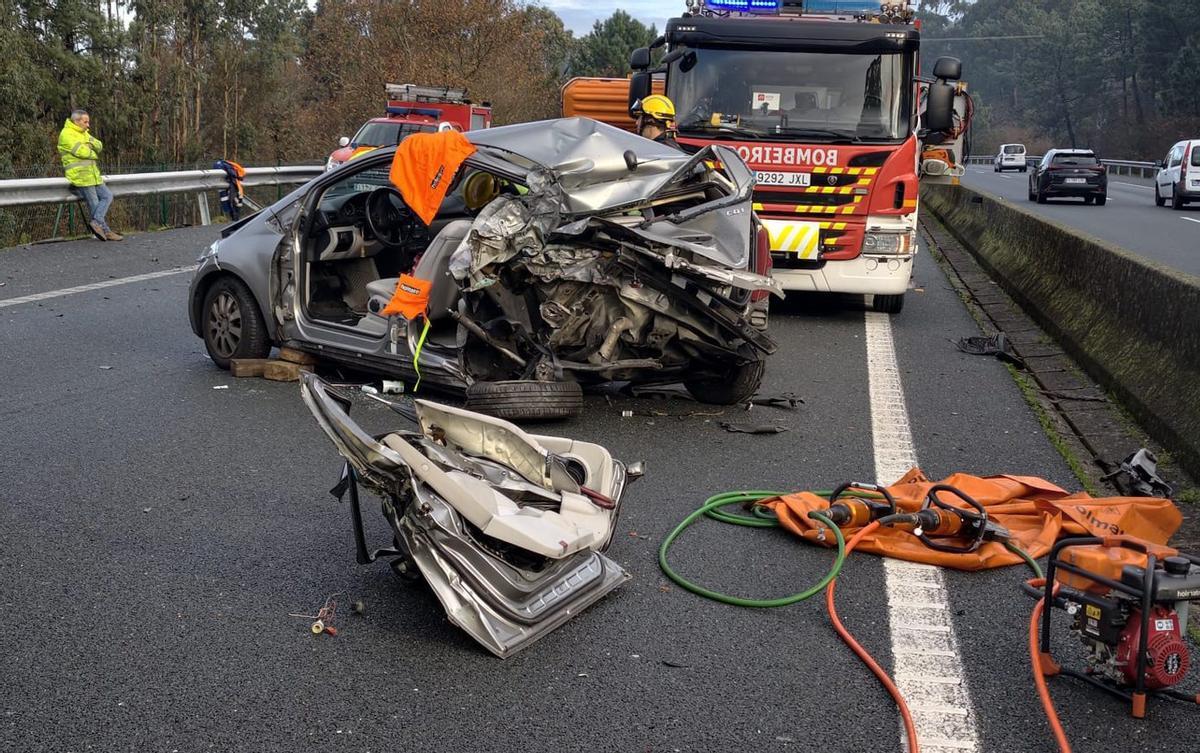 El turismo del que fue excarcelado el conductor. |  Emerxencias Cuntis