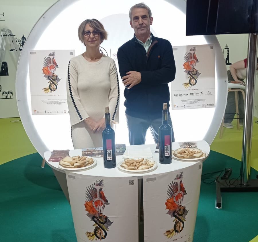 Ruth Martín y Francisco Rodríguez, en la feria de turismo