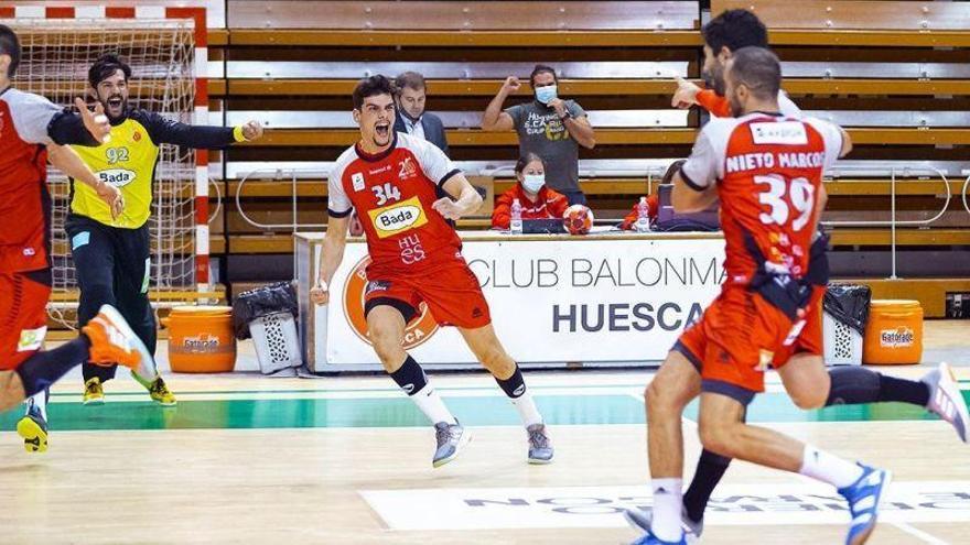 El Bada Huesca alcanza la Copa Asobal de forma brillante