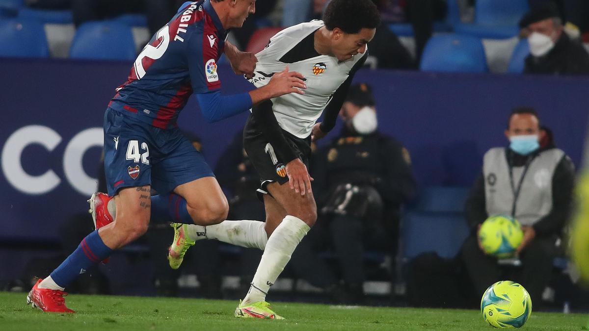 Las Imágenes del Derbi entre Levante UD y Valencia CF en el Ciutat