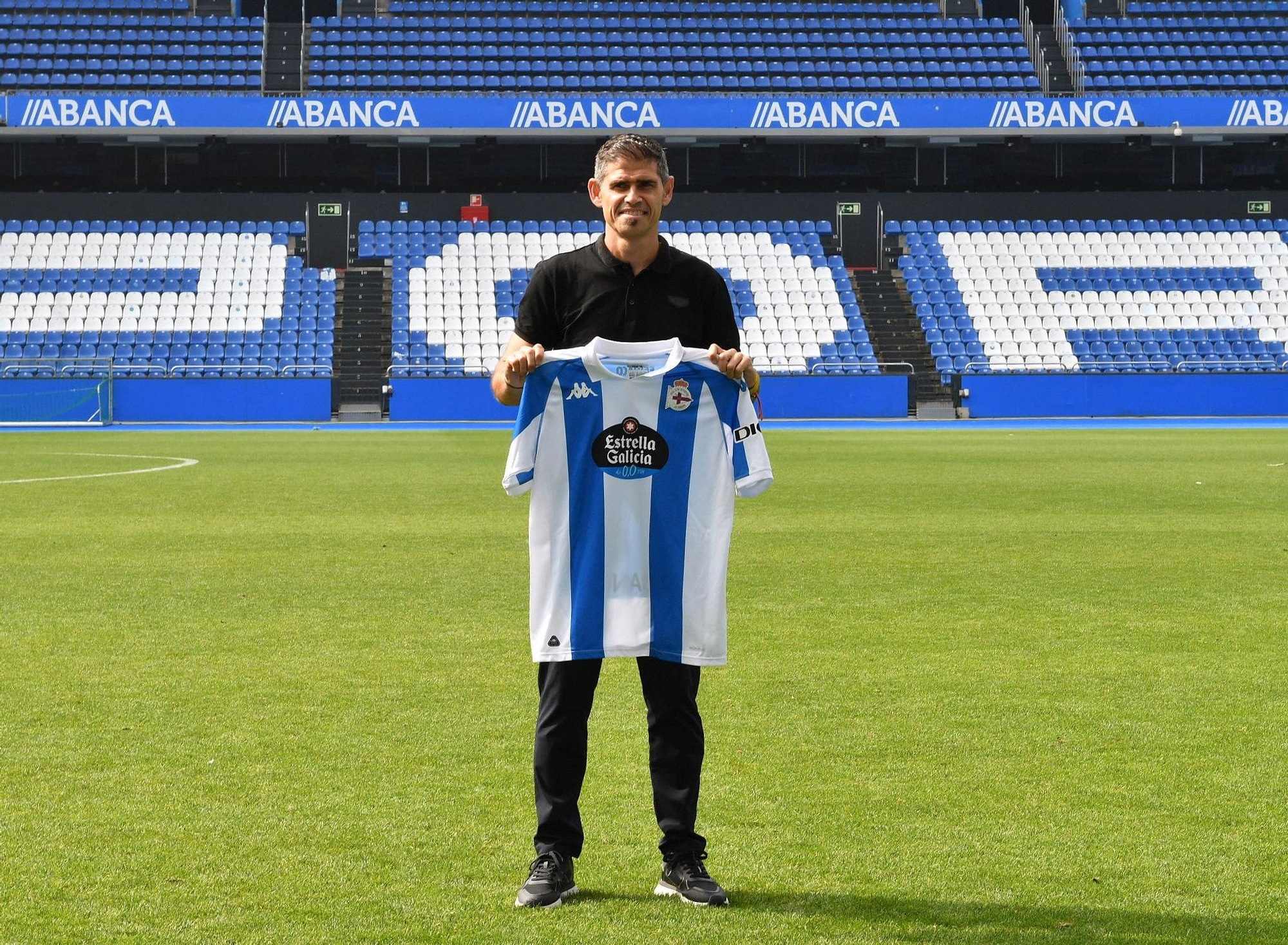 Presentación de Antonio Hidalgo como entrenador del Deportivo