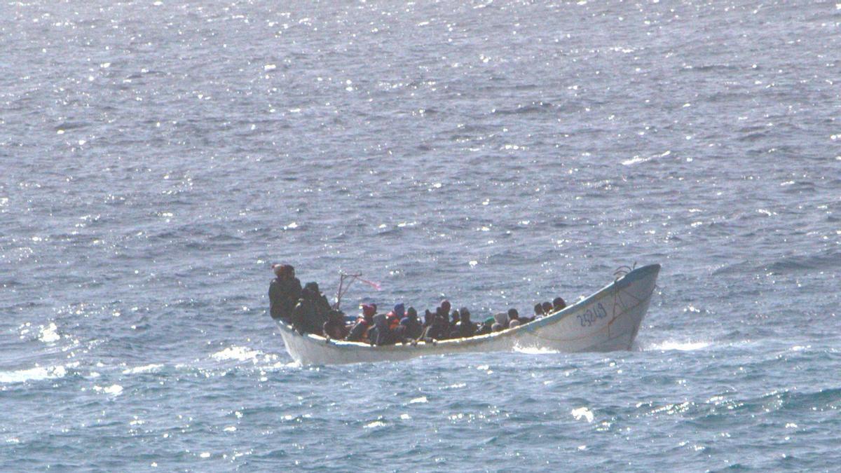 Senegal y Mauritania interceptan a más de 750 migrantes que intentaban llegar a Canarias