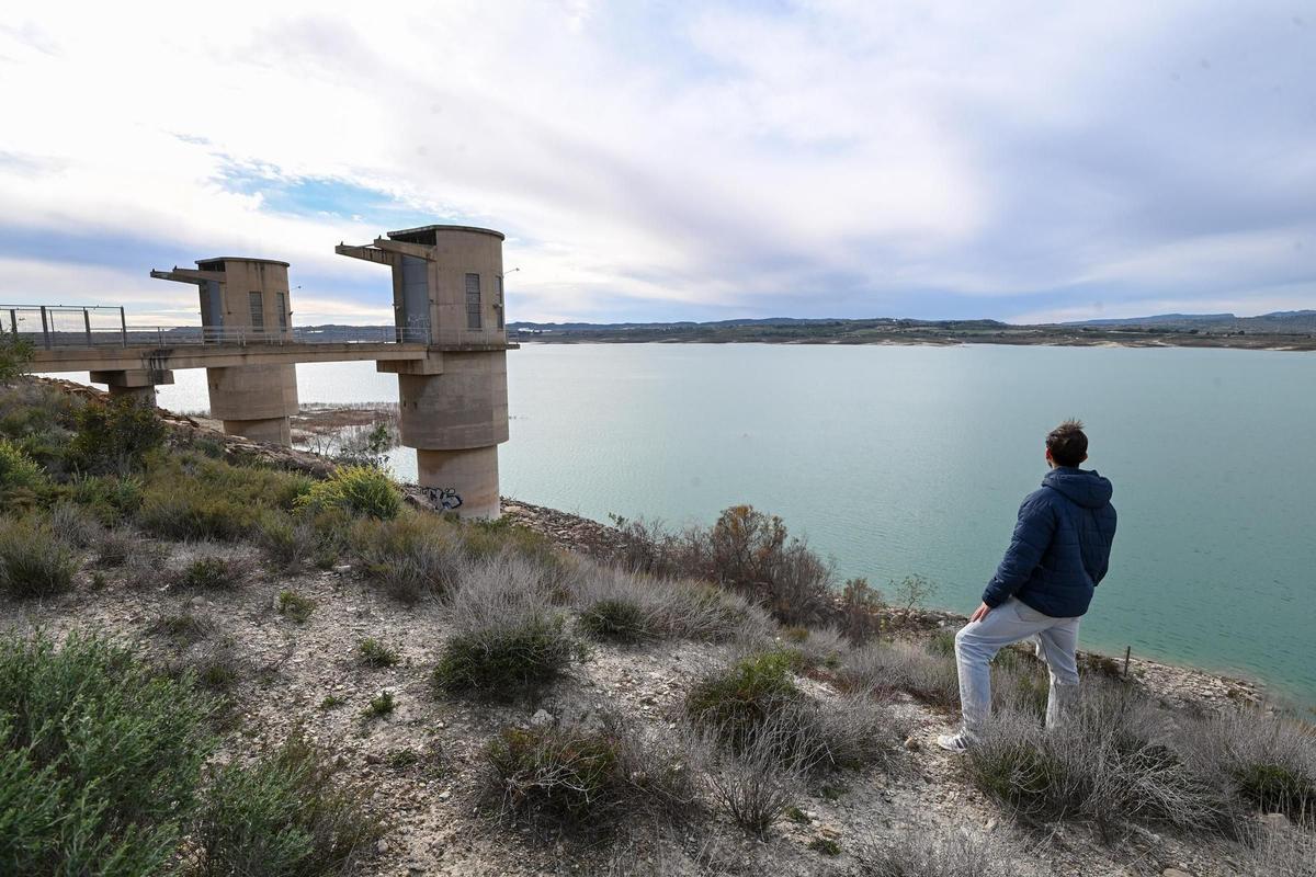 El embalse de La Pedrera en Orihuela, que regula el caudal del trasvase del Tajo.
