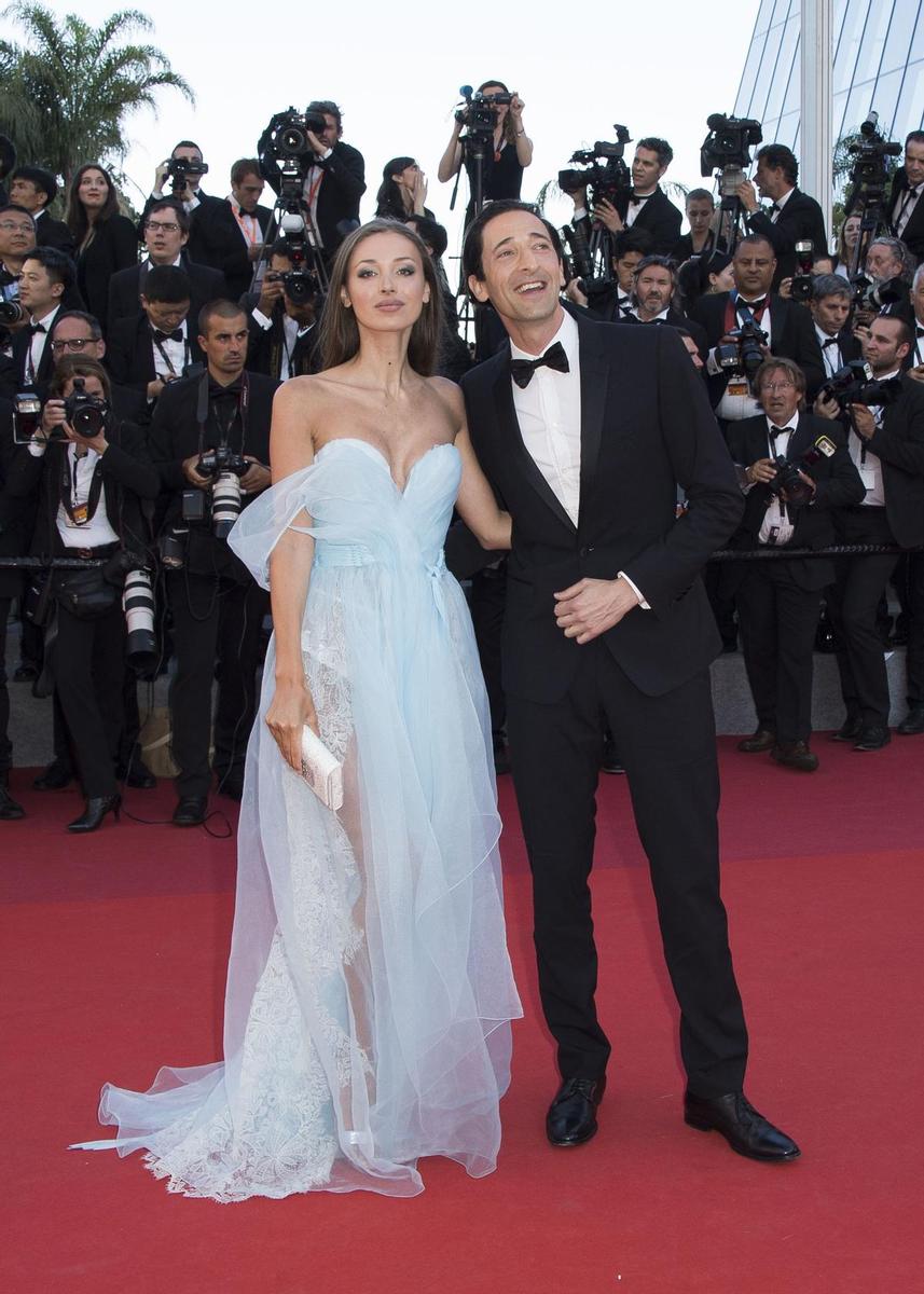 Lara Lieto y Adrien Brody en la alfombra roja de Cannes