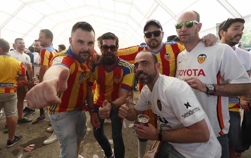 Fan zone del Valencia CF en Sevilla