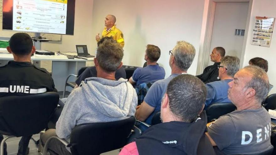 Firefighters of Tenerife specializes in emergencies to reinforce security