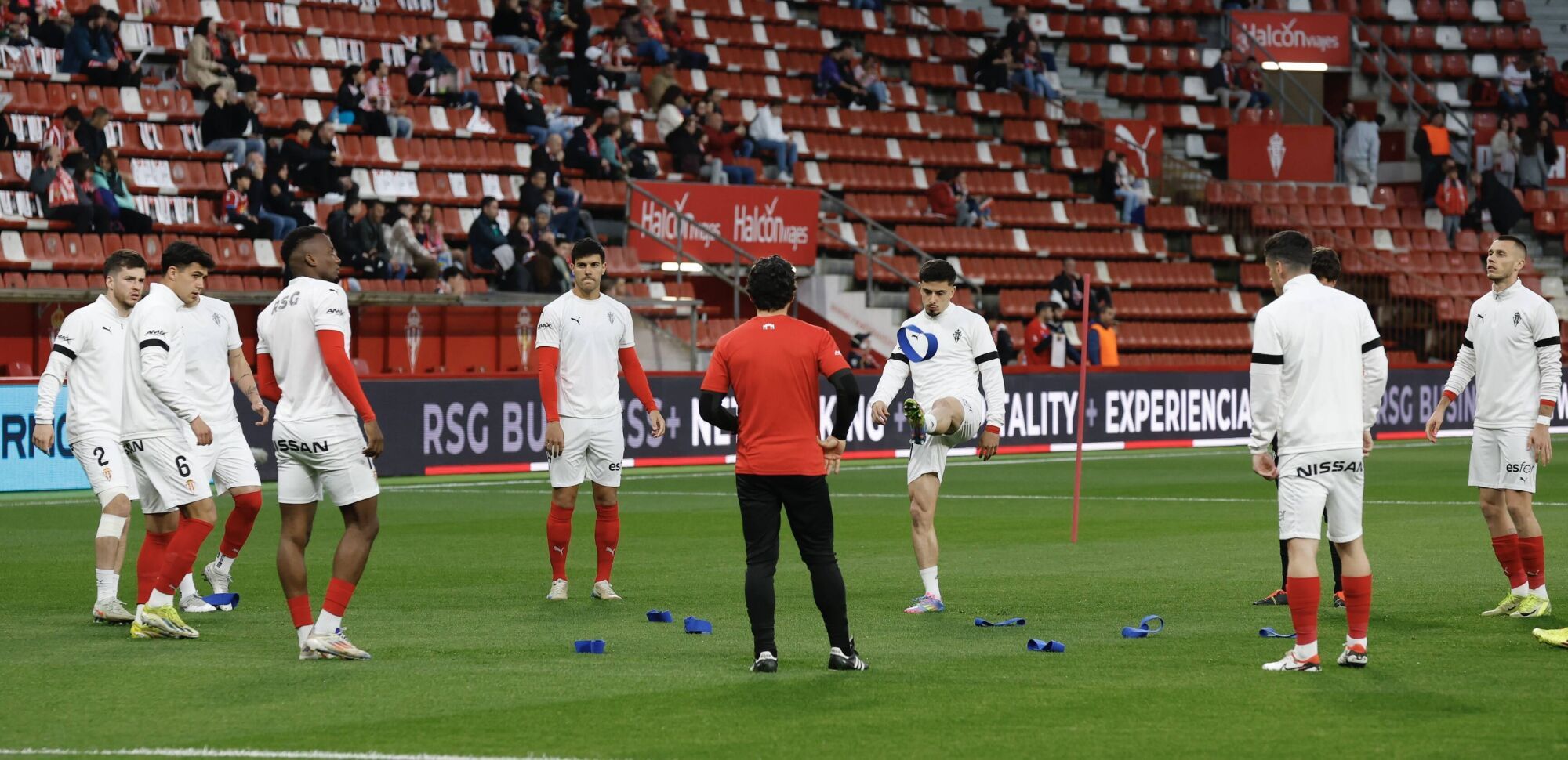 EN IMÁGENES: El Sporting - Tenerife disputado en El Molinón