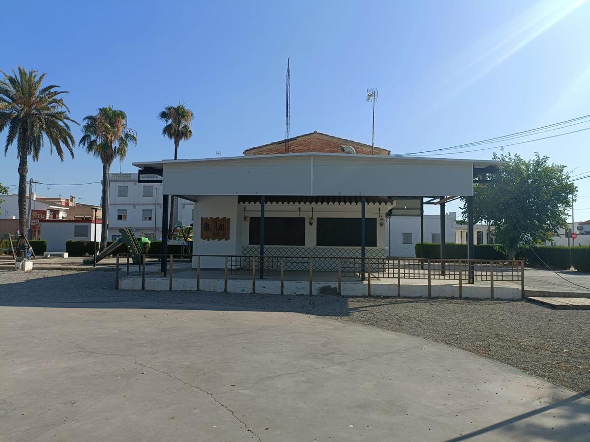 Foto del merendero-bar del parque de la playa Casablanca en Almenara.