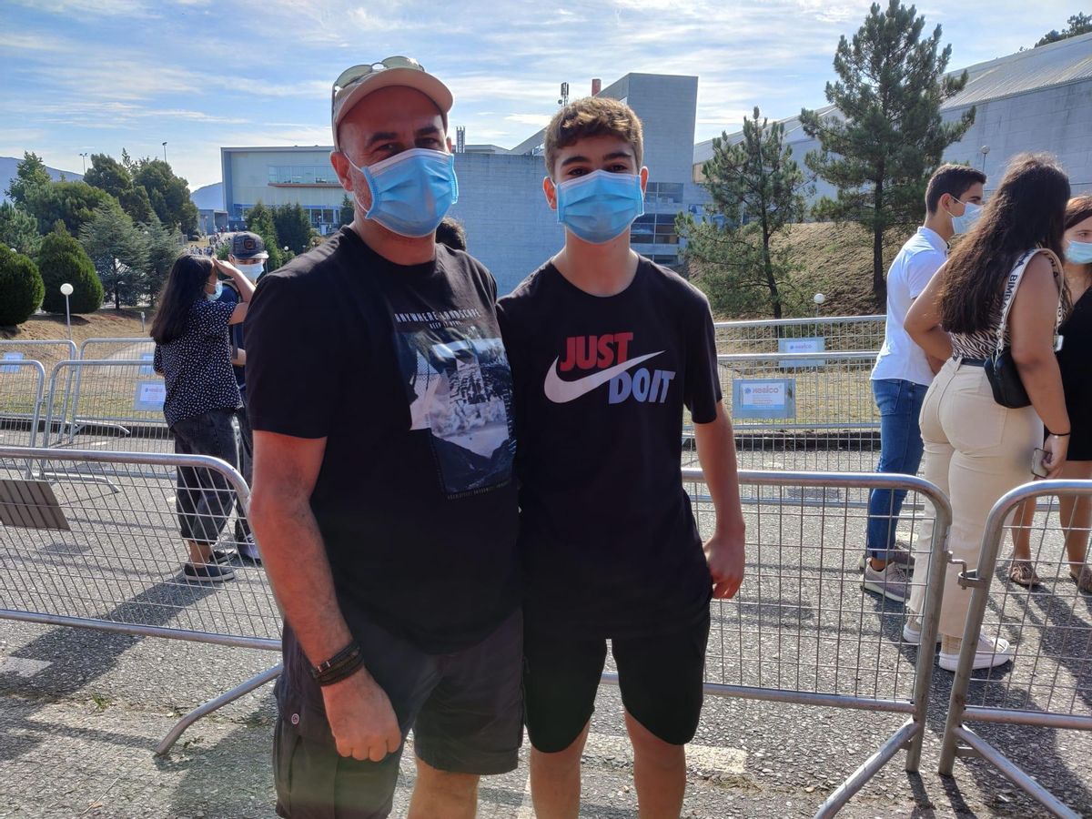 Joaquín Palacín con su hijo de 15 años