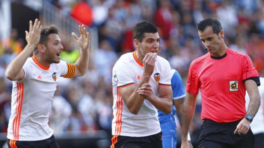 Locura de viaje sufrido por el Valencia Mestalla! - Superdeporte