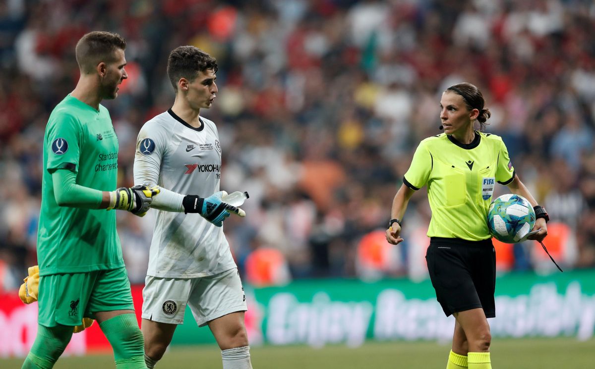 Stéphanie Frappart, en la final de la Supercopa de Europa de 2020.