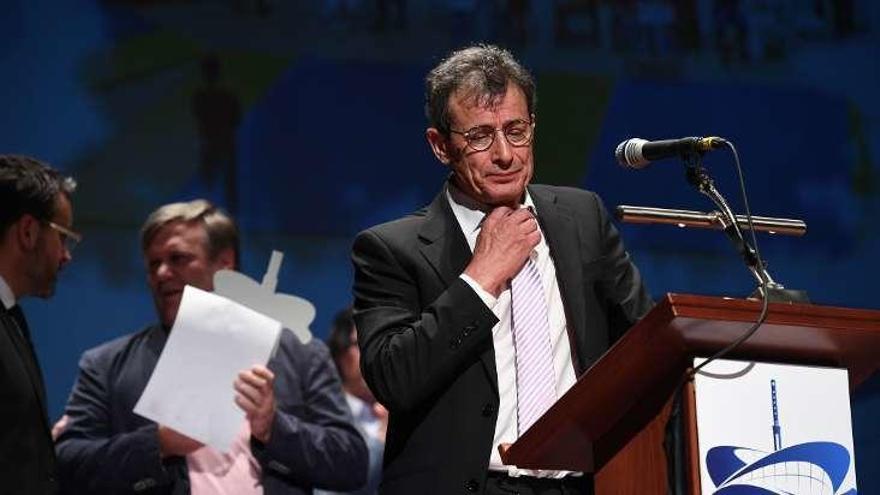 Miguel Ramos, emocionado, durante su discurso como ganador del premio.