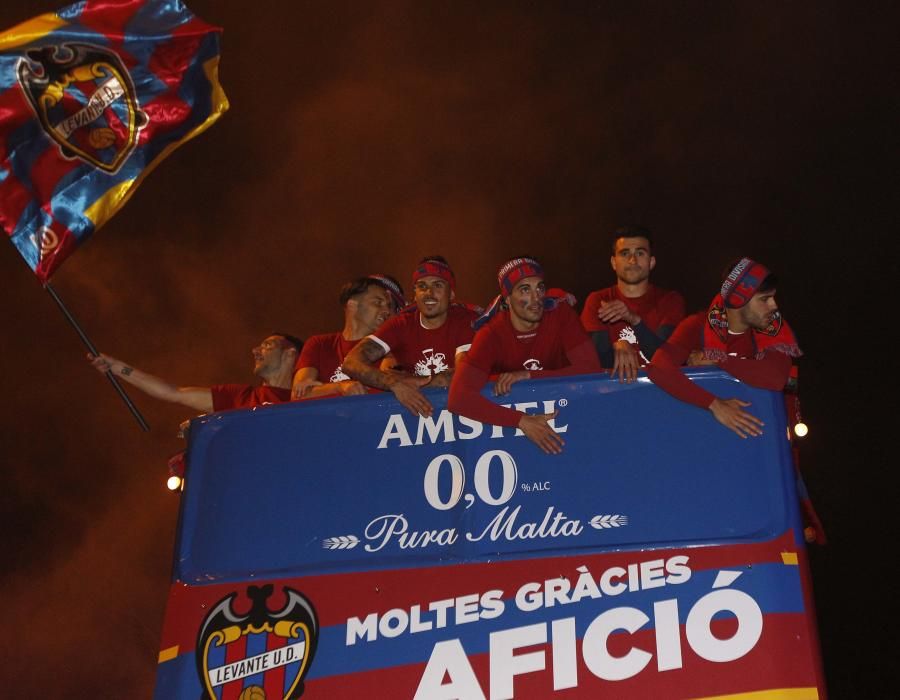 Así celebra el ascenso la afición del Levante UD