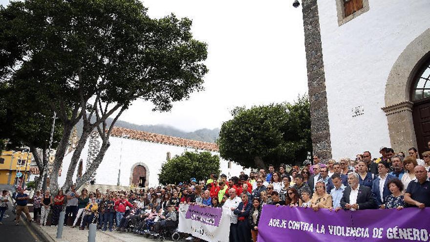 Acto de repulsa en Adeje por el doble crimen.