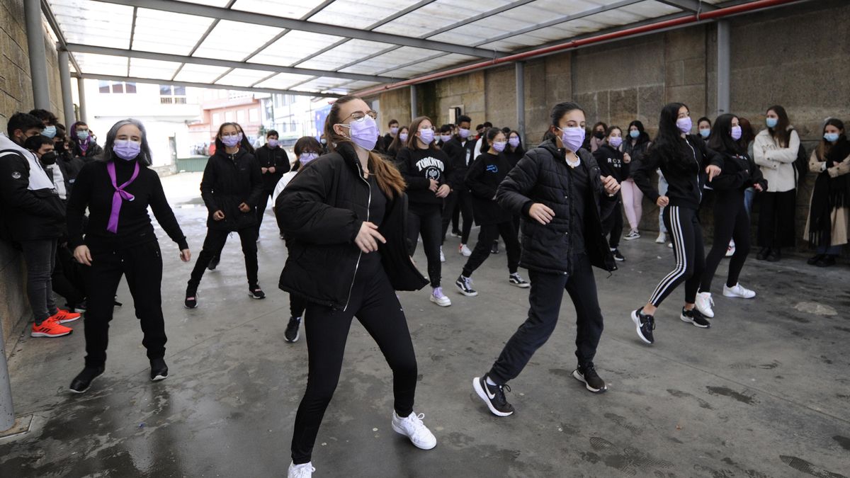 25N: Galicia salió a la calle vestida de morado