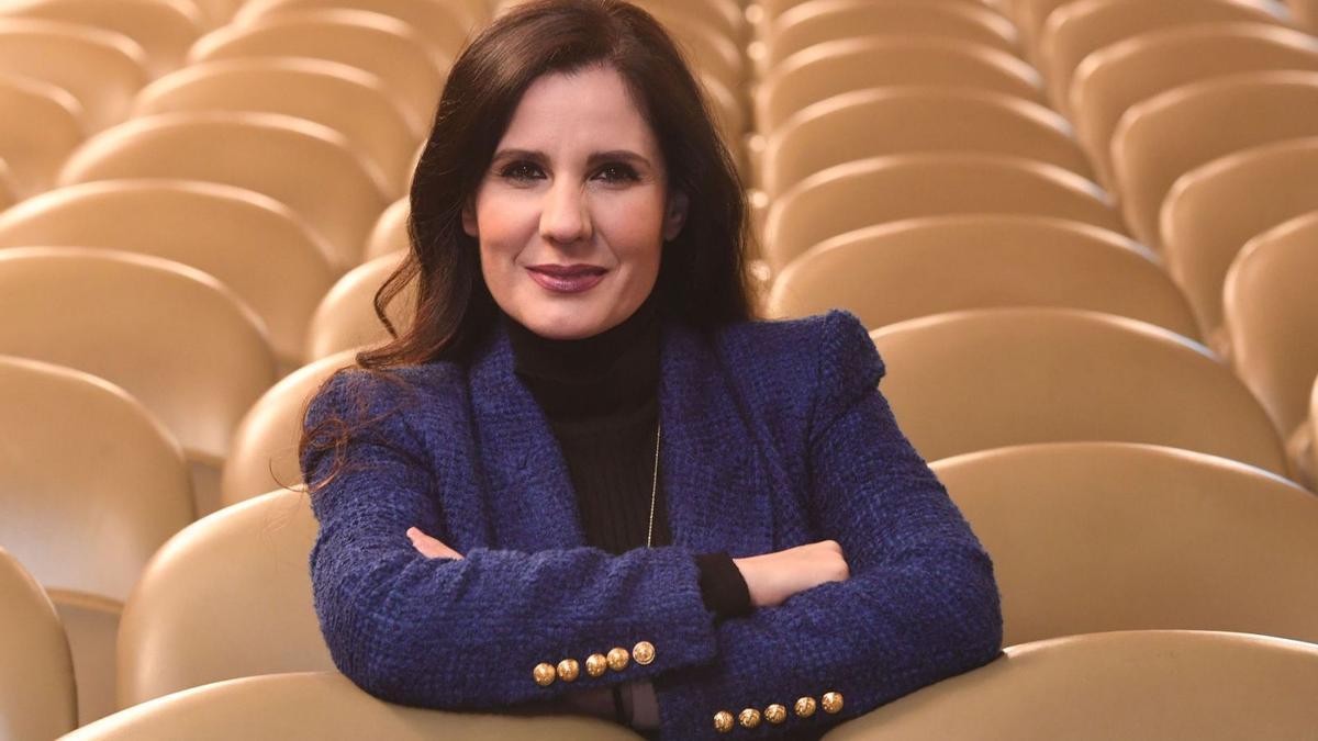 La cantante Diana Navarro, en el Teatro Colón.   | // CARLOS PARDELLAS