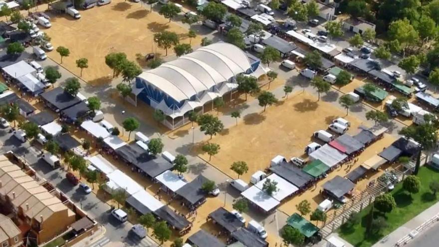 El pueblo de Sevilla que celebra cada miércoles su tradicional mercadillo con 100 puestos de comida, ropa y complementos: ha cambiado de ubicación por el montaje de su feria