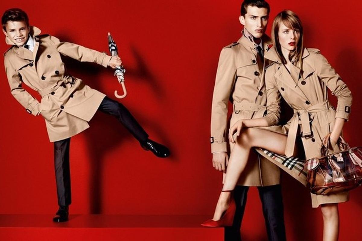 Romeo Beckham vestit per Burberry.