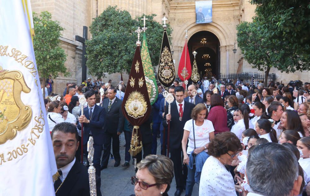 La Virgen del Carmen de Pedregalejo preside el Rosario de las Glorias