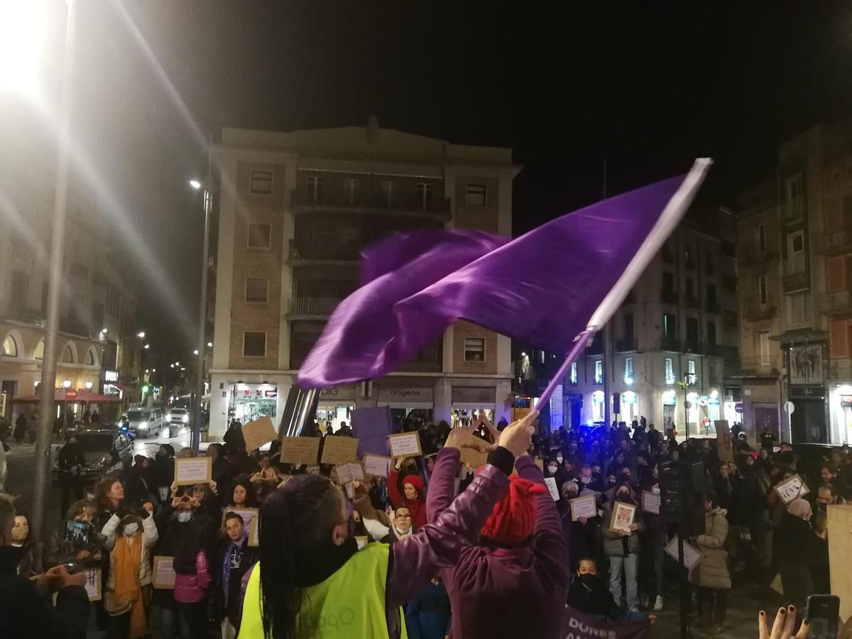 Imatge d'arxiu d'una manifestació del 8M a Figueres.