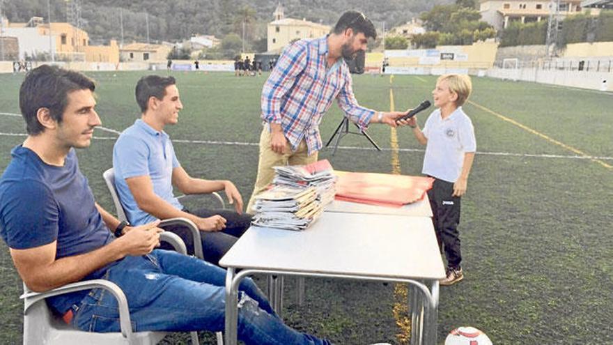 Lekic y Pleguezuelo visitaron a los niños del Montaura.