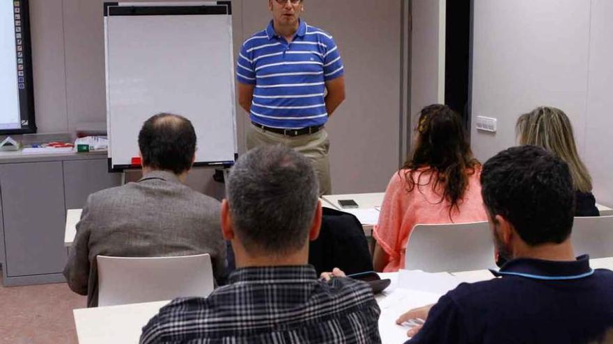 Taller de Claudio Ponce, ayer en el Vivero de Empresas de la Cámara.