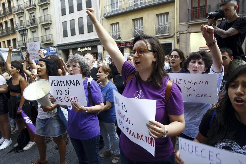 El feminismo arropa a la víctima de ‘La manada’ de Manresa en Zaragoza