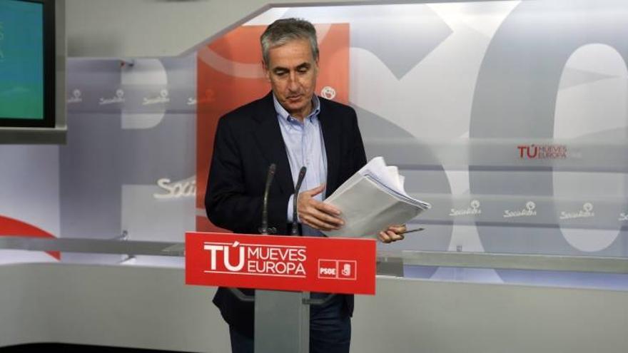 El PSOE insta a Mariano Rajoy a activar la reforma constitucional antes del 2015