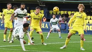 La crónica | El Villarreal B cae ante el Elche con un gol ilegal en el minuto 14 (0-1)