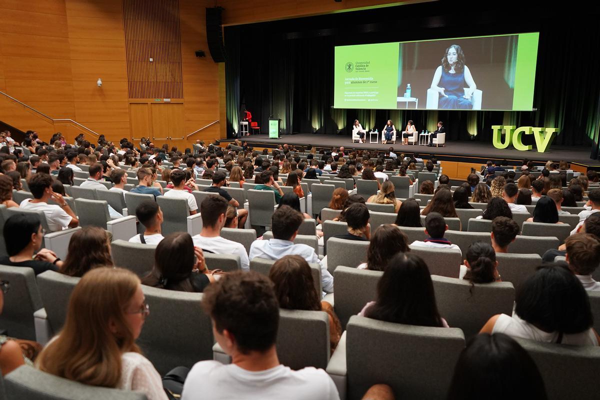 Un momento del acto de bienvenida al nuevo alumnado de la UCV.