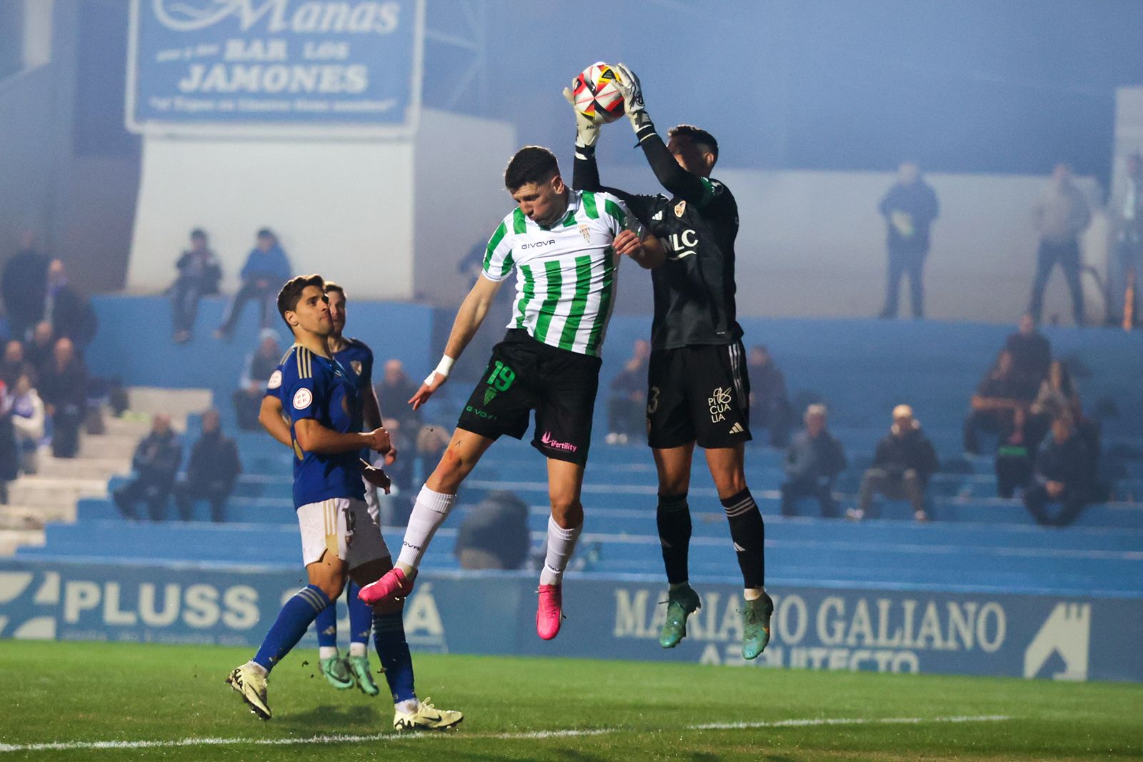 Linares-Córdoba CF: las imágenes del partido en Linarejos